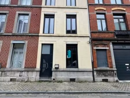 grande maison 5 chambres à rafraichir rue des bayards !
