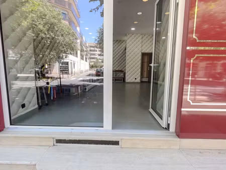 saint raphael, murs commerciaux en plein coeur de la ville