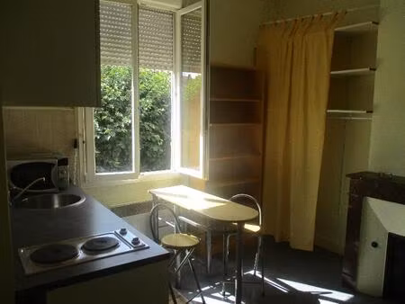 appartement studio bordeaux - 30 m2 - 750 euros ttc
