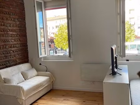 location studio refait à neuf