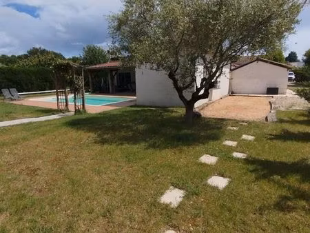 maison meublée avec piscine et jardin