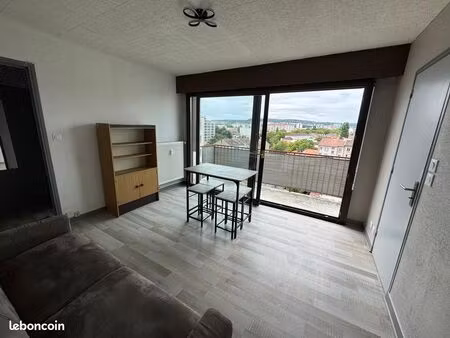 f1 meublé avec balcon