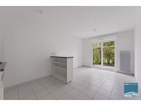 appartement deux pièces disposant d'une terrasse exposé est