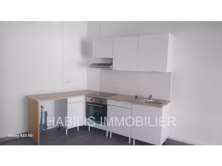 a louer - t3 - d'environ 64 m2 - saint-denis - loyer 1270 eur