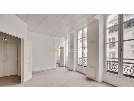 bureau à louer de 127 m²