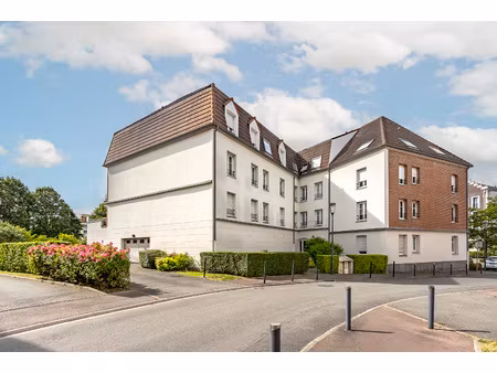 t2 48m² avec parking, au coeur du bourg bord de marque