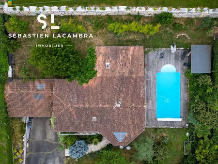 maison familiale avec piscine, dépendance et vue dégagée u