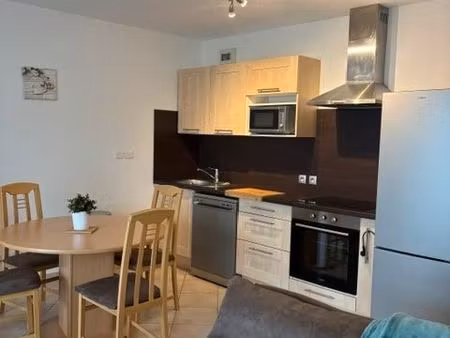 magnifique f2 - 52 m2 avec place parking privative
