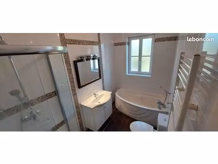 maison familiale•3 chambres•jardin•garage•terrain privatif avec chemin privé