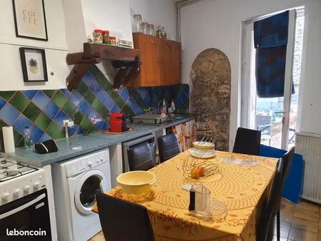 t3 atypique en duplex avec terrasse dans le centre d'orange