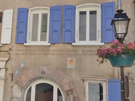 location maison de village