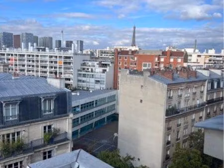 métro boucicaut - t2 refait à neuf 30m2 avec vue dégagée sur paris - tour eiffel, défense,