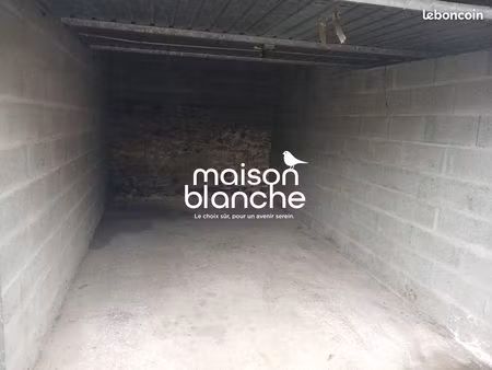 parking/box 15 m² parthenay