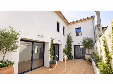 valence - proche place de la paix - maison de rue / appartement entièrement restaurée avec