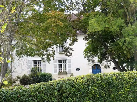 superbe manoir sur parc piscine tennis