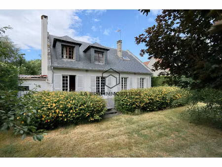 maison villecresnes 8 pièce(s) 170.73 m2