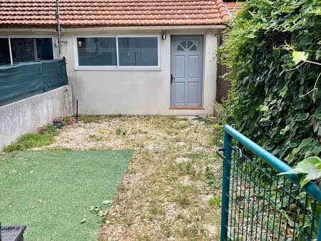 maison de ville t3 avec jardinet aix les milles