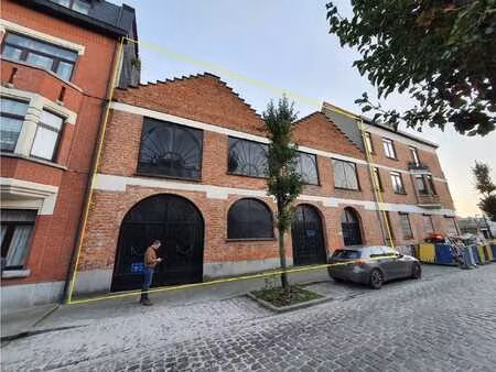 bâtiment industriel/entrepôt de caractère – 604 m²