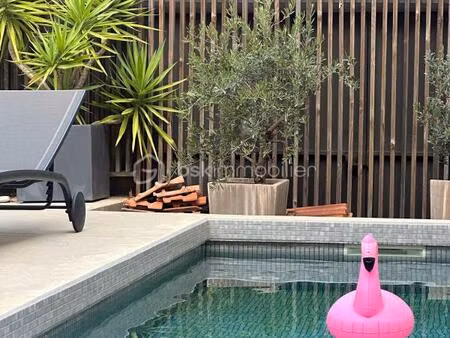 belle maison de ville aux arceaux avec piscine et garage