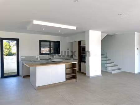 villa mitoyenne récente 150 m2 4 chambres suite parental