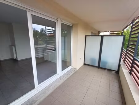 t2 avec balcon et garage à clermont ferrand
