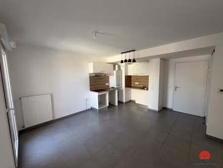 t3 en excellent état avec garage - résidence de 2019