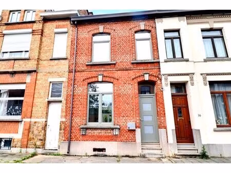 maison à louer à rue hector denis 14 mont-sur-marchienne (vbe33096)