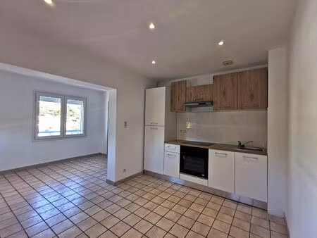 appartement type 2 - proche commodités - 36m² - aoste