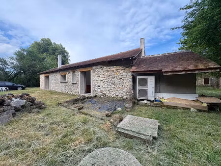 maison de caractère avec 1,3 hectare, dépendance de 300 m² et vue forêt à argenton-sur-cre