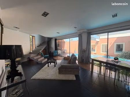exceptionnelle maison d'architecte 5 chambres avec piscine