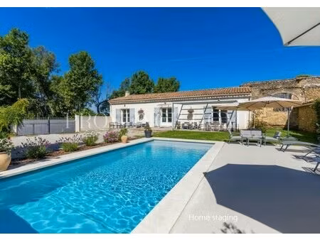 a vendre agréable maison de plain-pied avec piscine et jardin à maubec, luberon provence