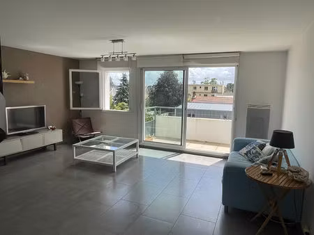 appartement meublé 5 pièces - rd point de paris