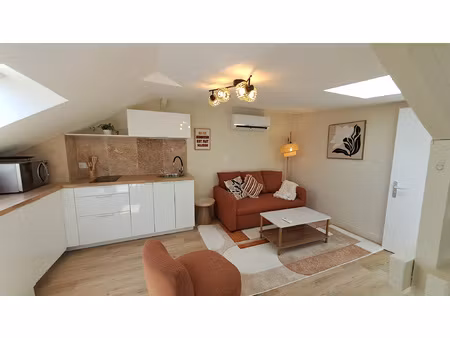bel appartement t2 avec clim - quai de portillon - st cyr su