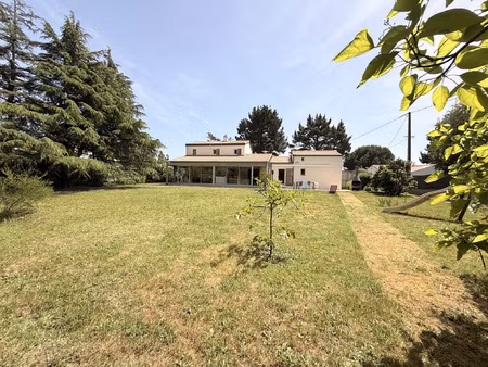 exclusivite ! a vendre a bouaye maison familiale de 232 m2 -