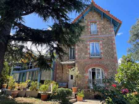 magnifique maison au jardin parisien à clamart, à proximité de l'hôpital béclère du t10 et
