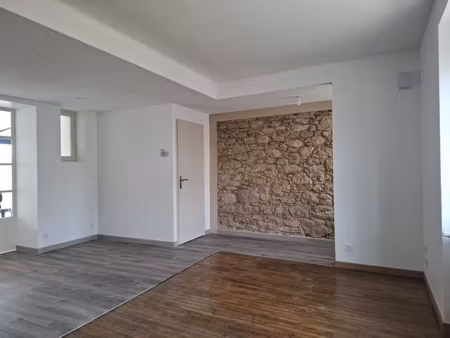 machecoul ! maison 87 m2 entièrement rénovée avec cour fermé