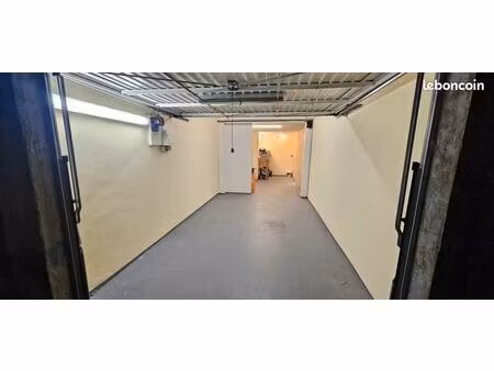 garage dans résidence