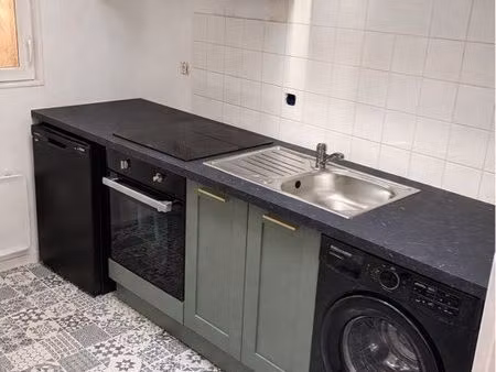 t2 rez de chaussée rénové arrière gare