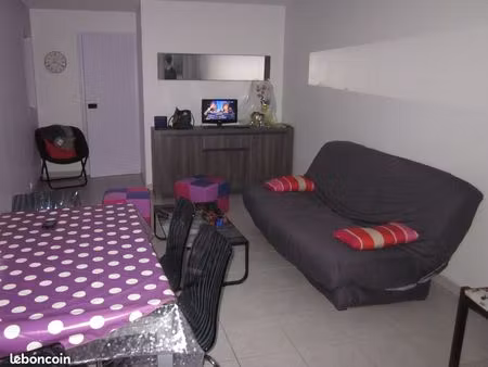 situation idéale meublé t2 –49m2- centre la rochelle
