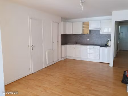 le puy centre, t3 lumineux,65m²