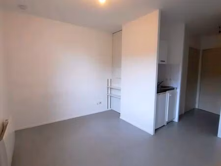 studio étudiant + possibilité parking