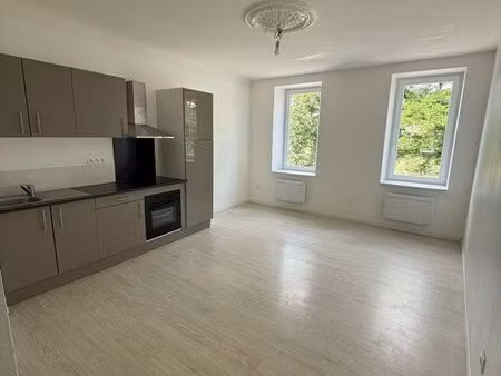appartement de 63m2 en bord de sarre, très lumineux, quartier de welferding