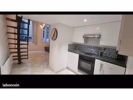 beau f2 meublé plein centre de nice■tous les commerces a proximité dans une rue calme gale