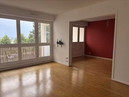 t3 avec balcons - secteur fac de lettres