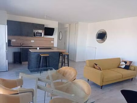 location appartement 4 pièces meublé à angers (49000) : à louer 4 pièces meublé / 87m² ang