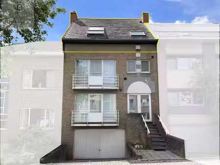 gezellig duplex-appartement op een super locatie in landen.