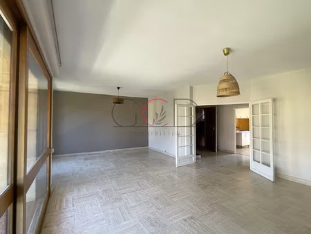 appartement de 106.56 m2 type 4 + balcon - aix-en-provence