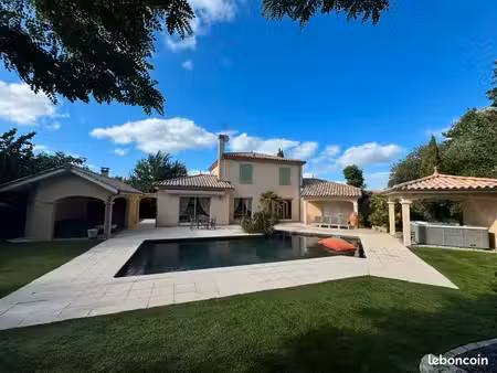 magnifique villa avec piscine