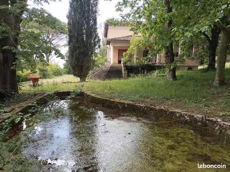 propriété art déco sur 1 hectare
