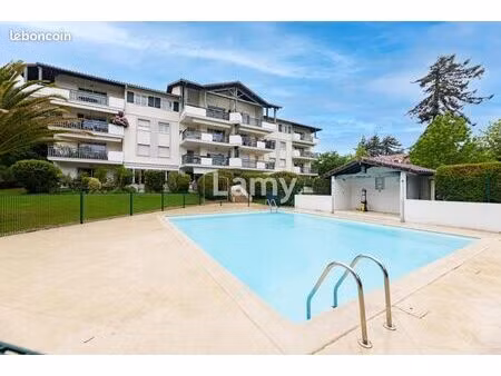 studio 1 pièce 28 m²